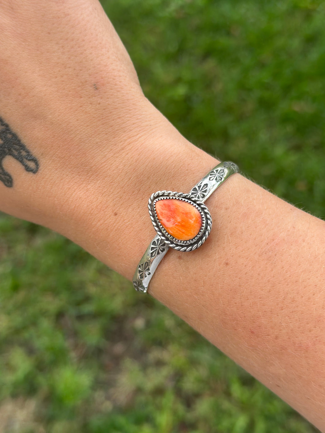 Spiny thick cuff stamped
